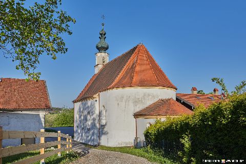 Gemeinde Mitterskirchen Landkreis Rottal-Inn Atzberg Filialkirche Mariä Himmelfahrt (Dirschl Johann) Deutschland PAN